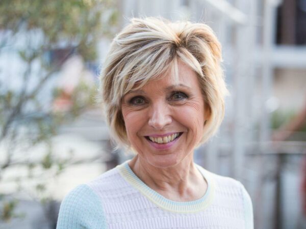 Evelyne Dhéliat